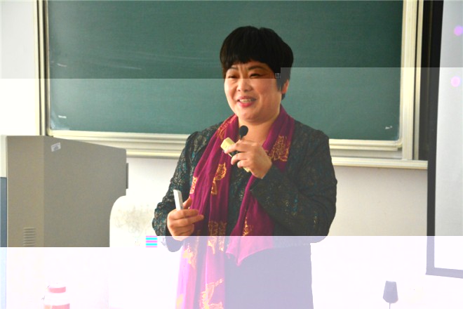 周東佼女士精彩授課
